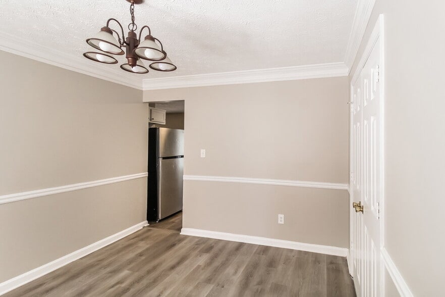 Building Photo - 2996 Rapids Dr