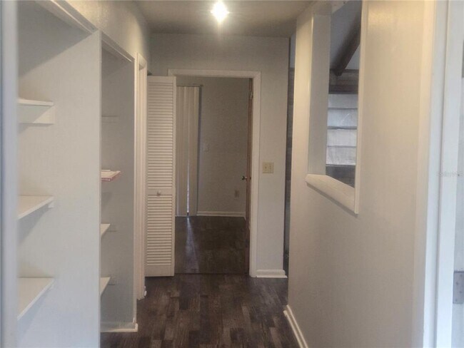 Building Photo - 121 Forest Ln