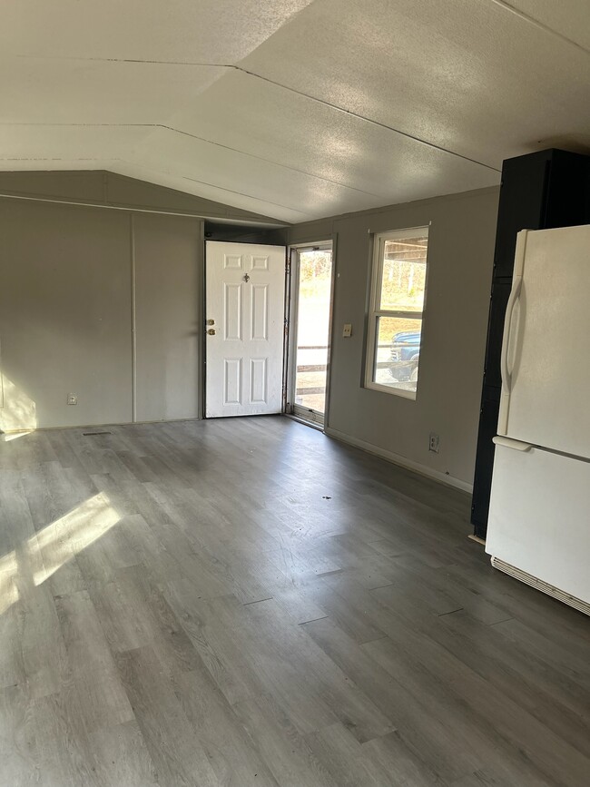 Building Photo - 719 Barren Hollow Rd