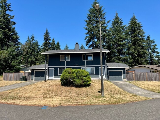 Building Photo - 2 BD Hawks Prairie Duplex