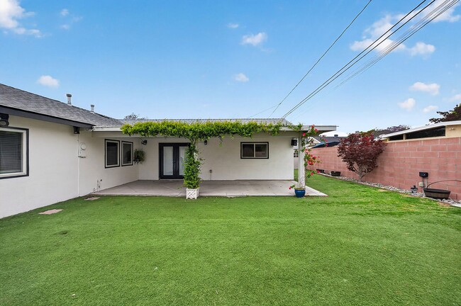 Building Photo - Beautiful 4 Bedroom Home with Smart Features, Entertainer’s Backyard & Attached Garage