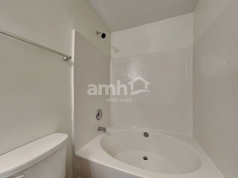 Building Photo - 1219 Alston Hill Dr