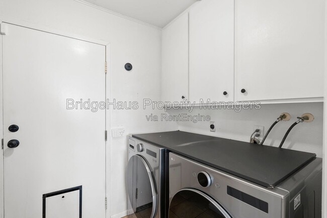 Building Photo - 6531 Corte Valdez