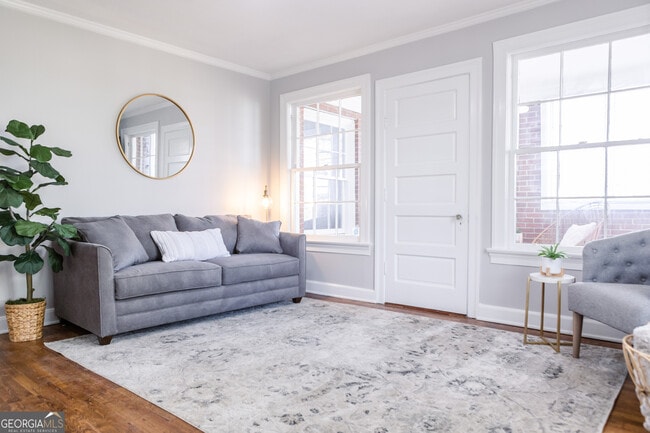 Building Photo - 111 E Screven St