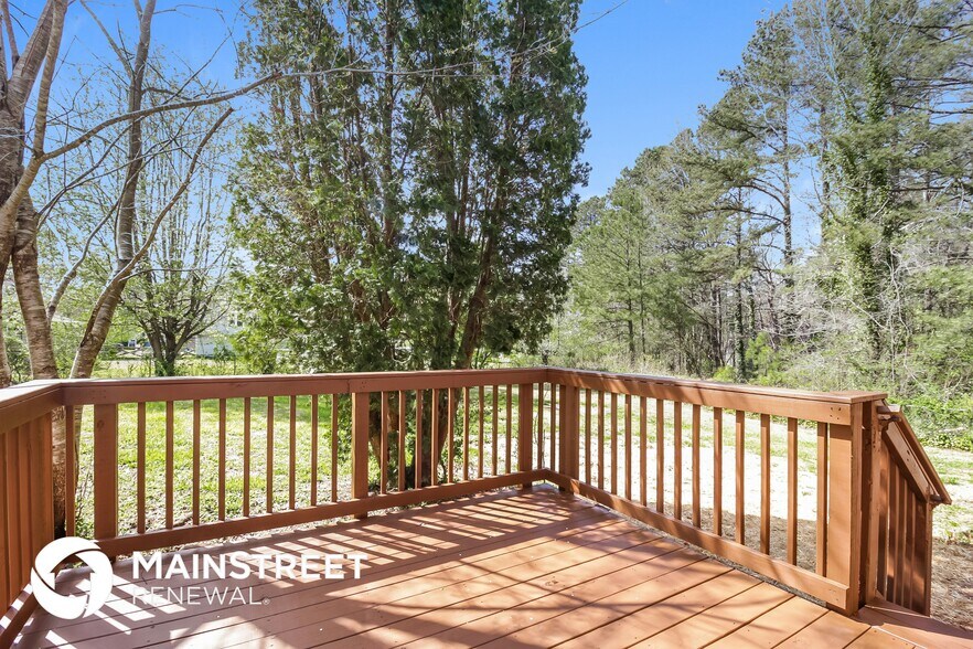 Building Photo - 175 Sumer Ln S