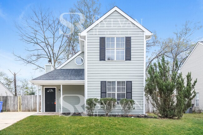 Building Photo - Enjoy living the good life in this 3 bedroom, 2 bathroom home