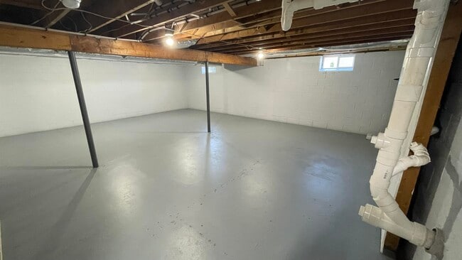 Building Photo - 4 Mulberry Rd