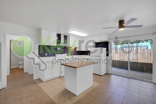 Building Photo - 6705 Greenback Ln