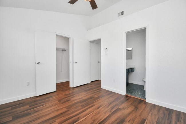 Building Photo - 2002 Gentryside Dr