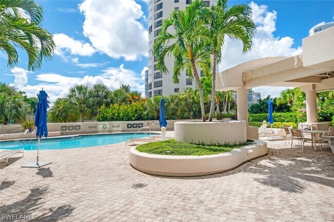 Building Photo - 4255 Gulf Shore Blvd N