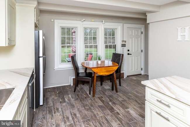 Building Photo - 180 Municipal Rd