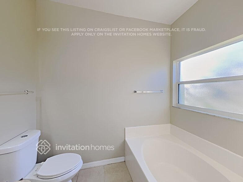 Building Photo - 1554 Knoll Ridge Dr