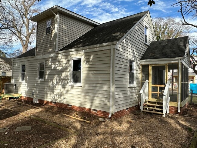 Building Photo - Beautifully Remodeled 4-bedroom Cape Cod -...