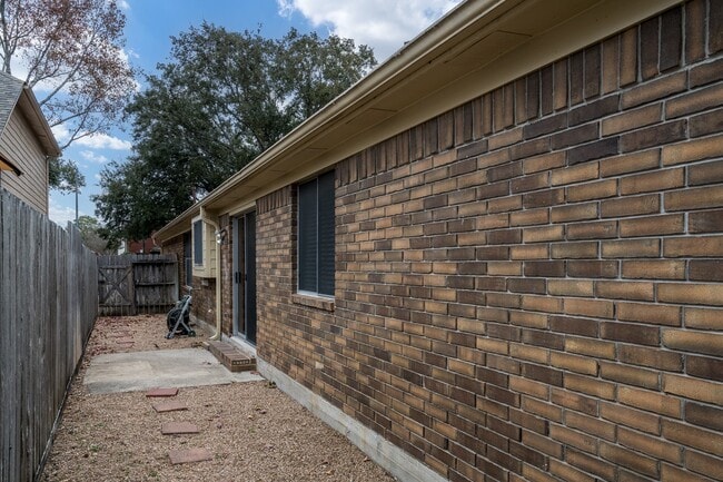 Building Photo - 21315 Park Post Ln