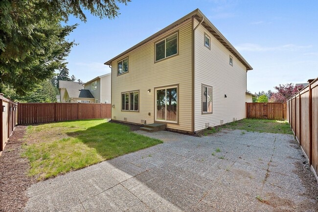 Building Photo - Charming 3-Bed Craftsman in DuPont | Trail...