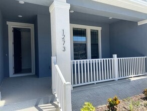 Building Photo - AVAILALBE NOW!! TOWNHOME IN HIGHLY DESIRAB...