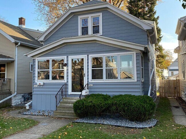 Building Photo - 3663 E Underwood Ave