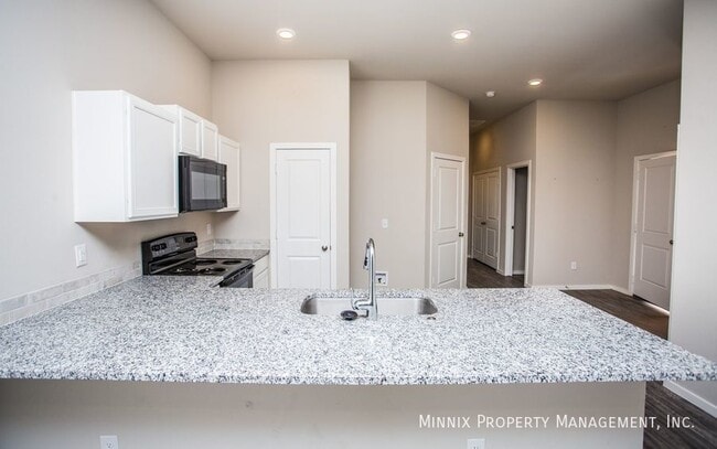 Building Photo - 1924 Langford Ave