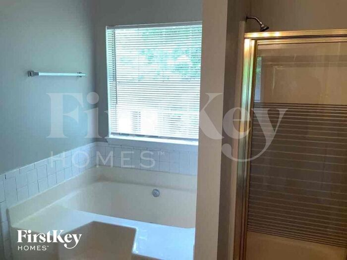 Building Photo - 675 Conisburgh Ct