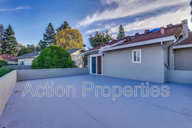 Building Photo - 135 Brenton Ct