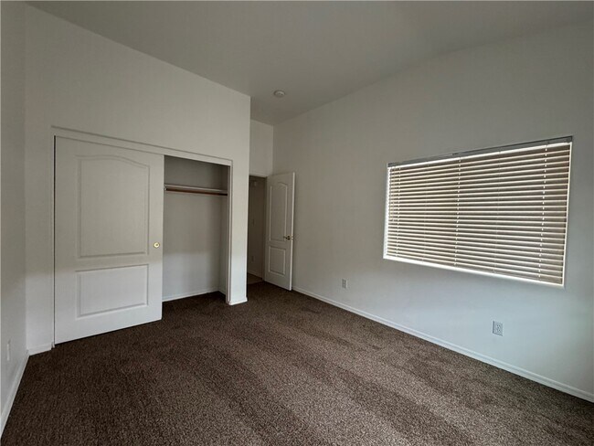Building Photo - 2334 Silverthorne Dr