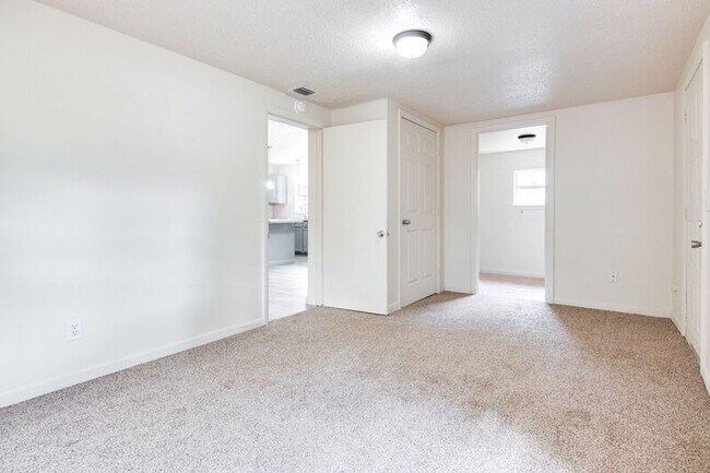 Building Photo - 228 Bonnet Ave