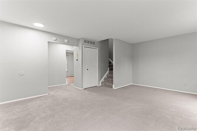 Building Photo - 3374 Burbank Dr