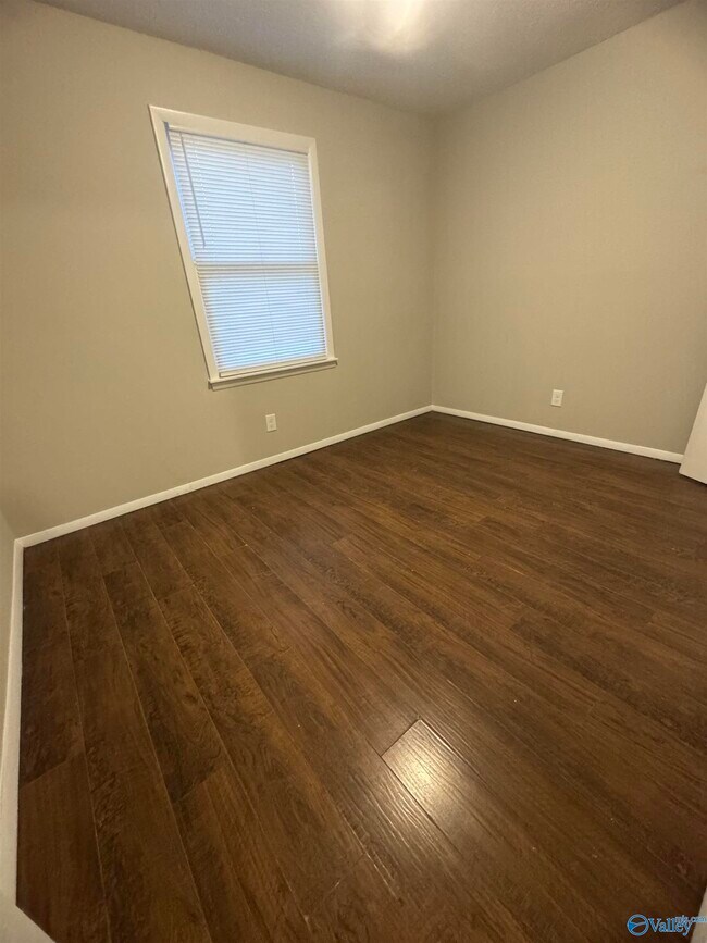 Building Photo - 2703 Lantern Walk SE