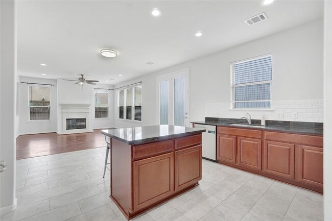 Building Photo - 10514 Kentington Oak Dr