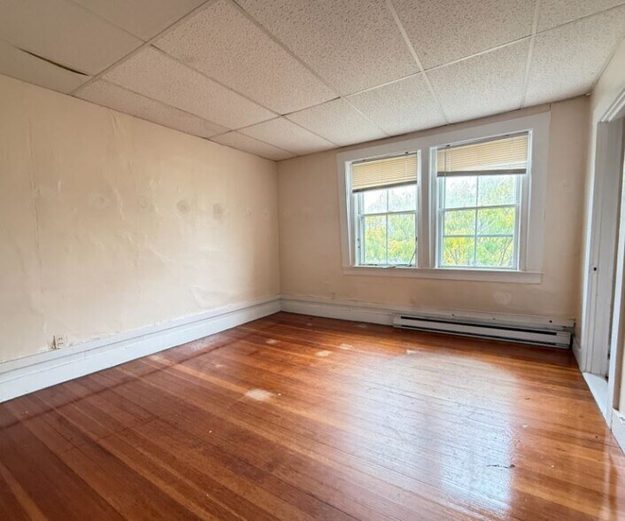 Building Photo - 193 Mount Auburn St