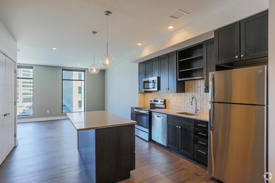 Studio - 719SF - 260 East Broad