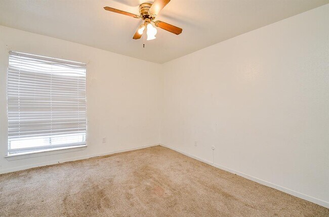 Building Photo - 9350 Country Creek St