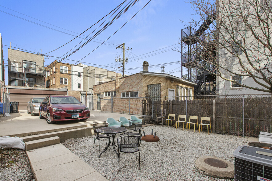 Building Photo - 1524 N Artesian Ave