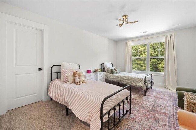 Building Photo - 178 Crestbrook Wy