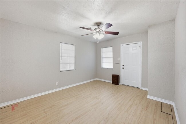 Building Photo - 1611 Ave C