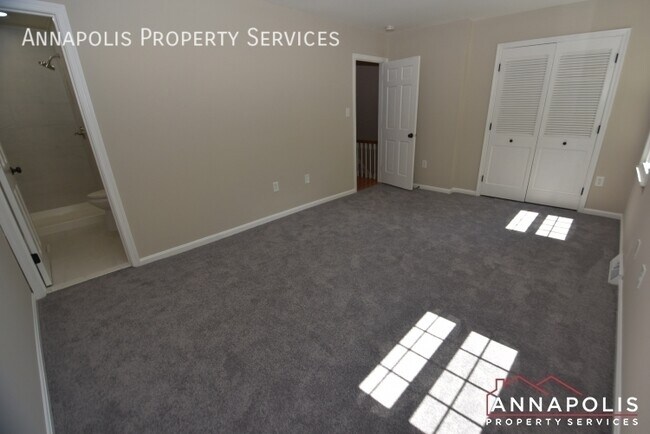 Building Photo - 1650 Albermarle Dr