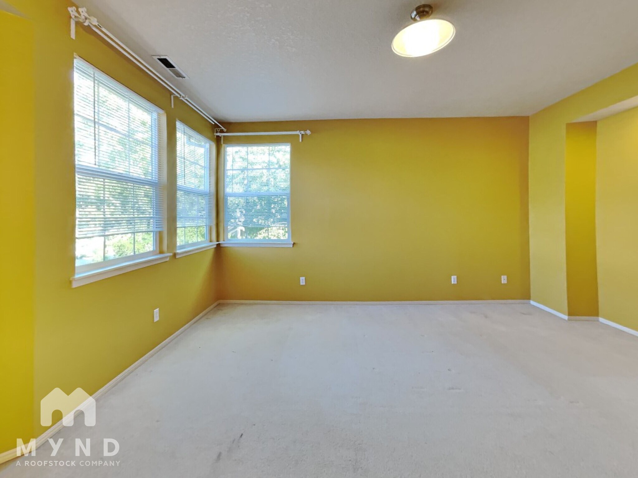 Building Photo - 1723 NE Ashberry Dr