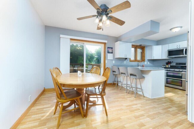 Building Photo - 3620 Zimmer Rd
