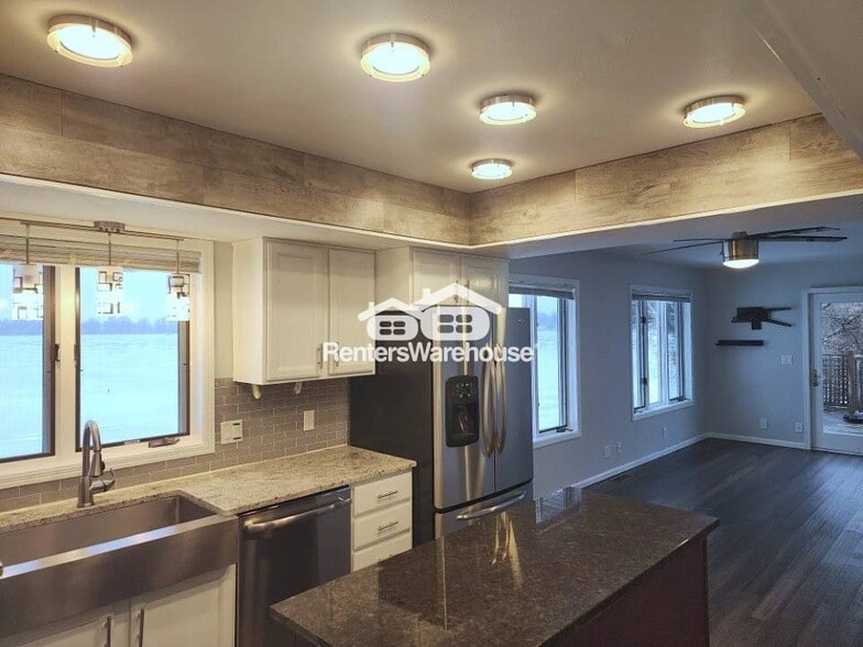 Building Photo - 765 US-63