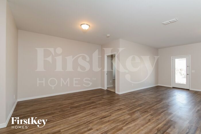 Building Photo - 228 N 199th Ln