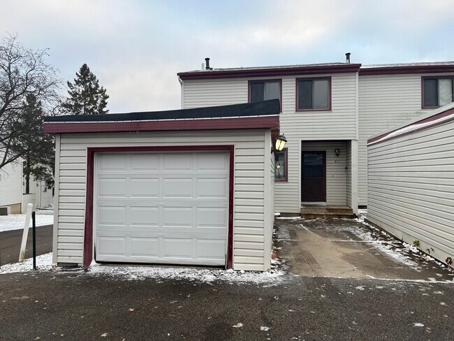 Primary Photo - 911 40th St NW