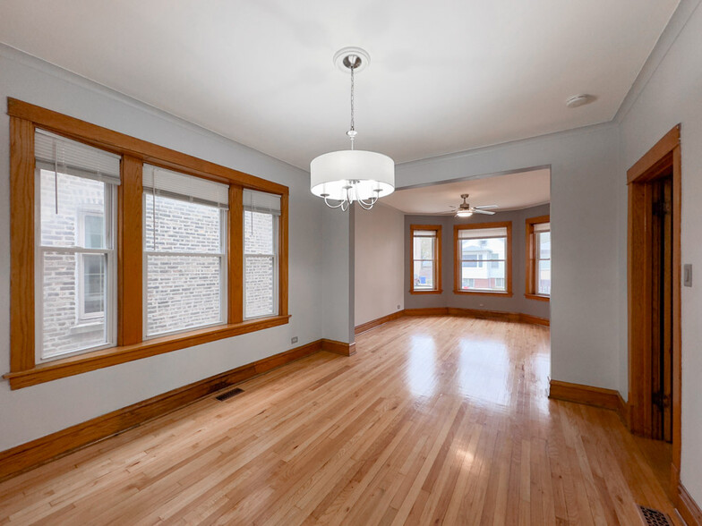 Building Photo - 4322 W Kamerling Ave
