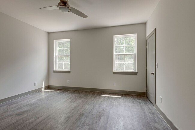 Building Photo - West Nashville Townhome
