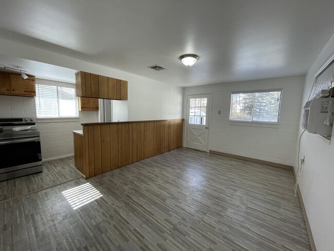 Building Photo - 2613 E Casto Ln