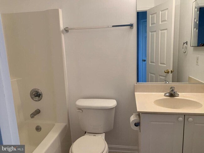 Building Photo - 4850 Marsden Pl