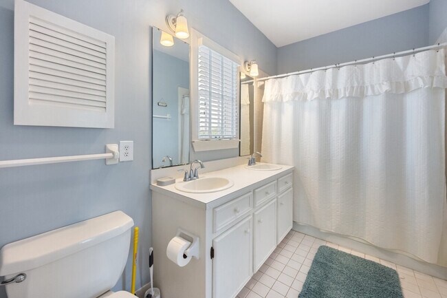 Building Photo - 96 Ocean Park Loop