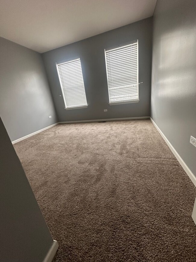 Building Photo - Move-In Ready 3Br 2Ba