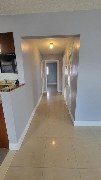 Building Photo - 1821 NE 56th St