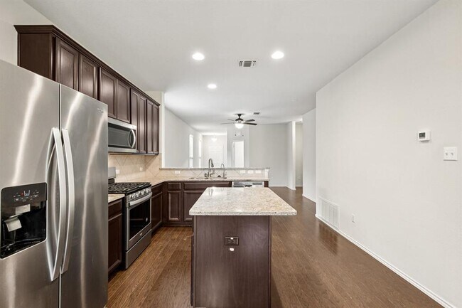 Building Photo - 212 La Dera Dr