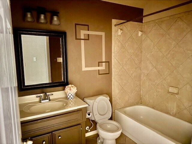 Building Photo - 15843 Lost Anchor Way Ln